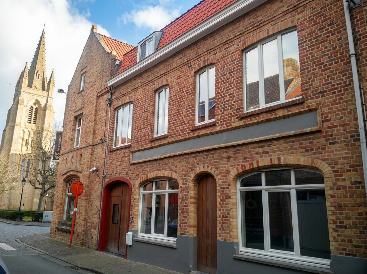 Gevel van Maison Albert in het historische centrum van Nieuwpoort